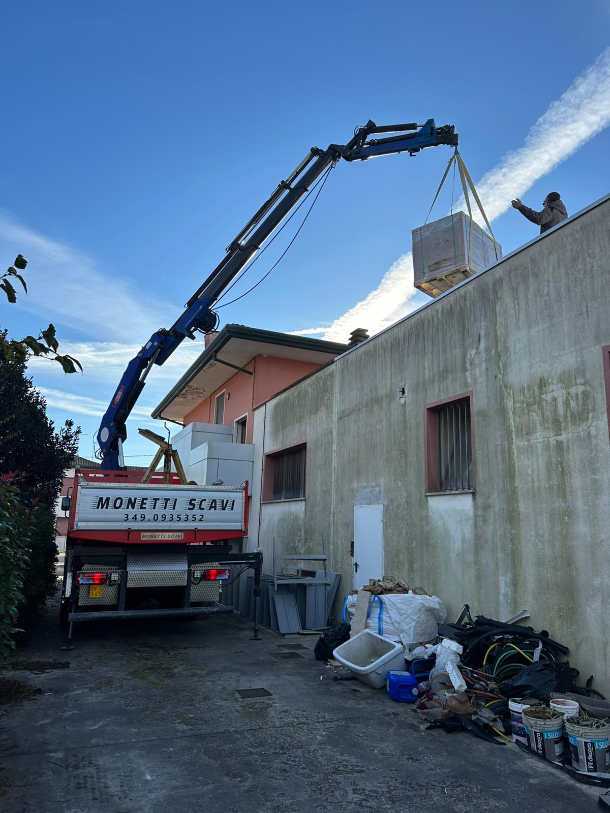 Noleggio camion gru ed escavatori